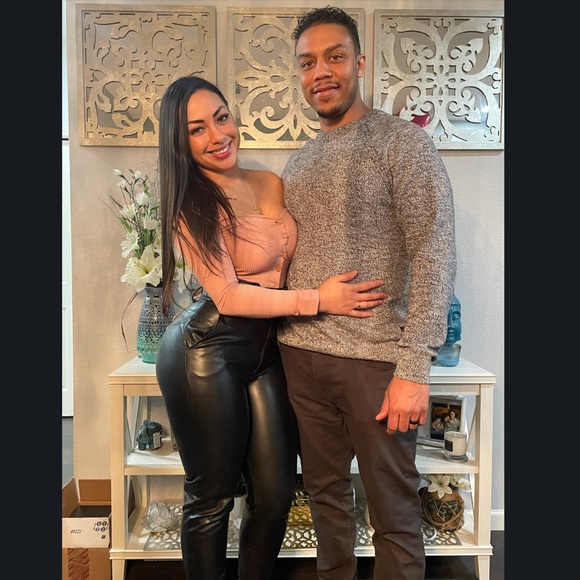 Meet your Posher, Sam’s Mom - Picture 3 of 4